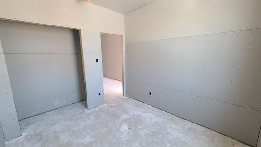 New construction Single-Family house 921 Palo Brea Loop, Hutto, TX 78634 Eleanor Homeplan- photo 16 16