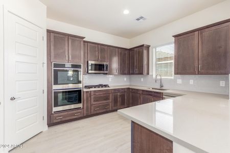 New construction Single-Family house 20941 E Via Del Sol Street, Queen Creek, AZ 85142 - photo 8 8