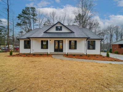 New construction Single-Family house 8807 Crestwood Drive, Mount Pleasant, NC 28124 - photo 0