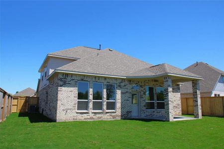 New construction Single-Family house 138 Water Grass Trail, Clute, TX 77531 The Winchester- photo 19 19