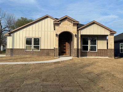 New construction Single-Family house 411 E Alamo, Terrell, TX 75160 - photo 1 1