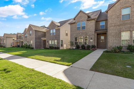 New construction Townhouse house 421 Milverton Drive, Fort Worth, TX 76036 - photo