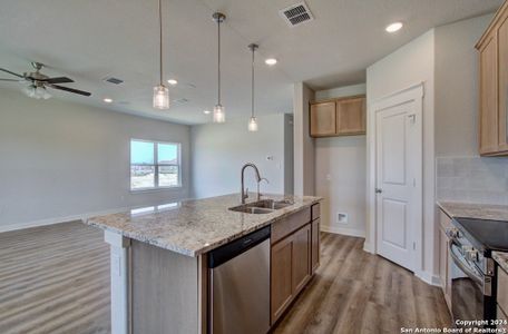 New construction Single-Family house 981 Gray Cloud Drive, New Braunfels, TX 78130 Landmark Series - Meyerson- photo 3 3