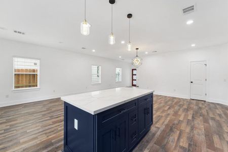 New construction Single-Family house 5011 Golden Forest Drive, Houston, TX 77091 - photo 7 7