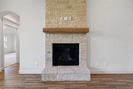 New construction Single-Family house 2079 Spieth Street, Granbury, TX 76048 - photo 25 25