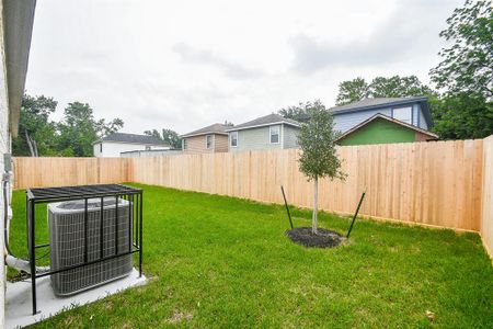 New construction Single-Family house 6612 Tuskegee Street, Houston, TX 77091 - photo 25 25