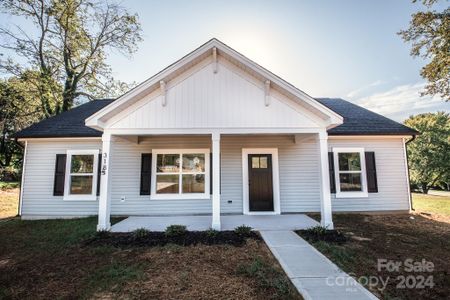 New construction Single-Family house 318 Hazelwood Circle, Statesville, NC 28625 - photo 0