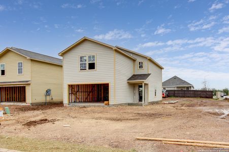 New construction Single-Family house 800 Beacon Heights, Seguin, TX 78155 - photo 3 3