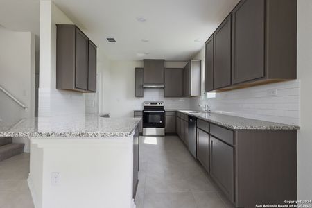 New construction Single-Family house 4912 Park Cape, San Antonio, TX 78124 - photo 9 9