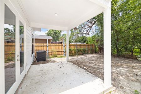 New construction Single-Family house 5615 Perkins Street, Unit B, Houston, TX 77020 - photo 1 1