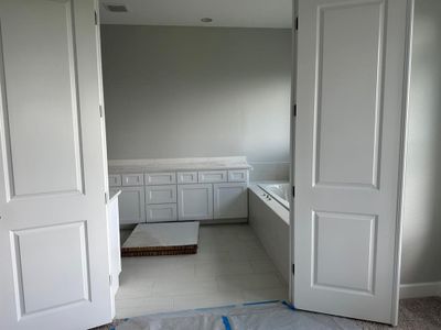 New construction Single-Family house 10019 Goliad Drive, Mont Belvieu, TX 77523 - photo 10 10