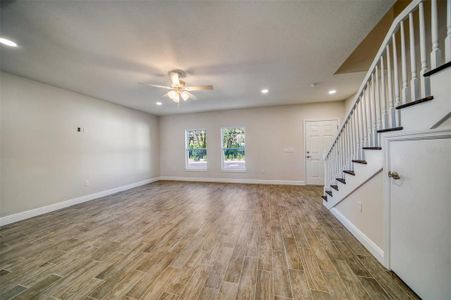 New construction Townhouse house 8413 Daves Homes Place, Tampa, FL 33614 - photo 7 7