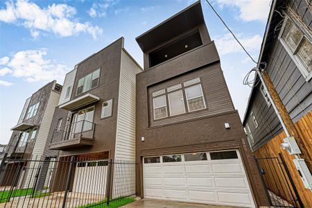 Presenting 2909 Nagle Street, 3-story home with a roof balcony.