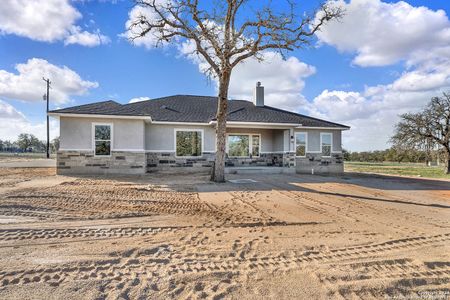 New construction Single-Family house 105 Hondo Ridge, La Vernia, TX 78121 - photo 35 35