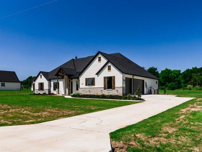 New construction Single-Family house 1027 Henry Way, Springtown, TX 76082 - photo 5 5