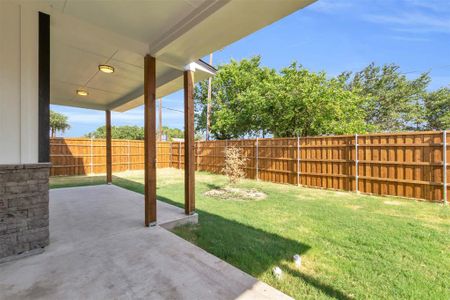 New construction Single-Family house 300 N Cresthill Avenue, Mesquite, TX 75149 - photo 30 30