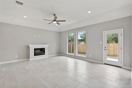 New construction Single-Family house 527 Phillips Street, Cleburne, TX 76033 - photo 14 14