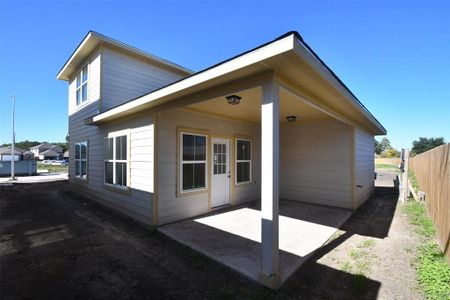 New construction Single-Family house 12210 Heather Flower Lane, Houston, TX 77014 - photo 5 5