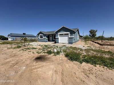 New construction Single-Family house 32013 N Redding Street, Wittmann, AZ 85361 - photo 4 4