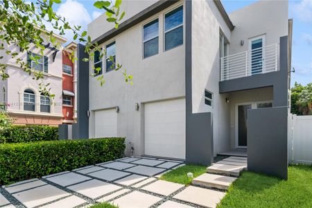 New construction Townhouse house 1018 Northeast 17th Terrace, Unit 1, Fort Lauderdale, FL 33304 - photo 1 1