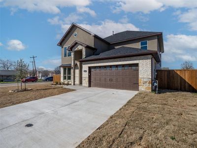 New construction Single-Family house 1075 Lake Trail, Little Elm, TX 75068 - photo 2 2