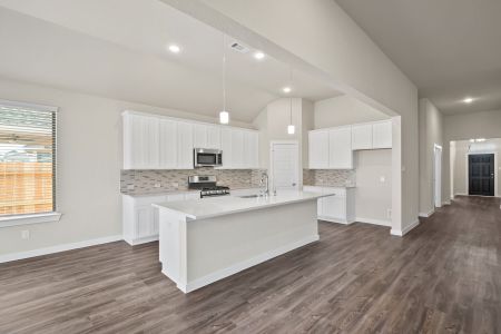 New construction Single-Family house 9912 Cavelier Canyon Court, Montgomery, TX 77316 - photo 7 7