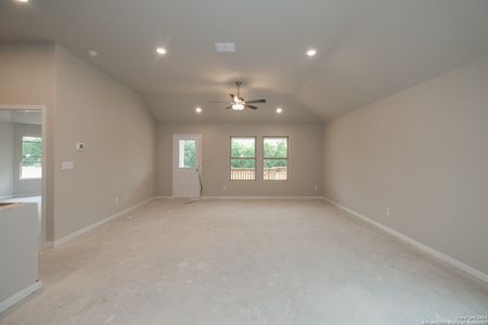 New construction Single-Family house 8430 Smithers Avenue, San Antonio, TX 78252 Dawson- photo 4 4