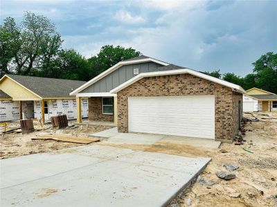 New construction Single-Family house 824 North Street, Weatherford, TX 76086 - photo 0