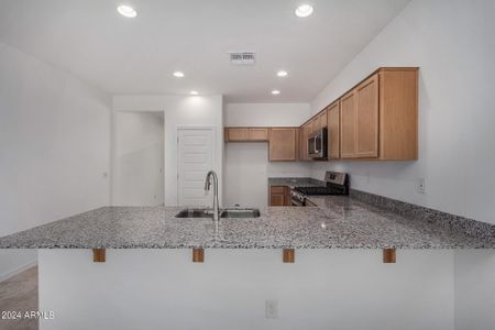 New construction Single-Family house 9024 W Colter Street, Glendale, AZ 85305 - photo 16 16
