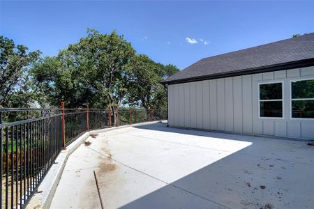 New construction Single-Family house 537 Cresthaven Court, Azle, TX 76020 - photo 14 14