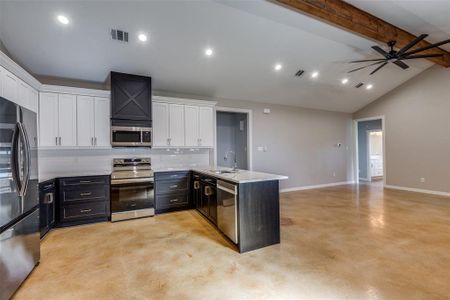 Brand new appliance. Breakfast bar