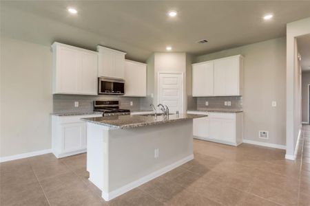 New construction Single-Family house 1571 King Ranch Road, Conroe, TX 77301 The Greenville (L400)- photo 5 5
