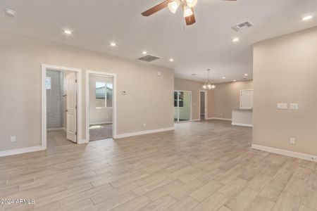 New construction Single-Family house 9709 N 56Th Lane, Glendale, AZ 85302 - photo 4 4