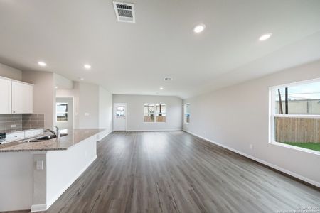 New construction Single-Family house 1011 Worshan Terrace, San Antonio, TX 78221 Bradwell- photo 10 10