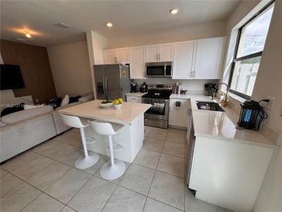 New construction Townhouse house 9949 Sw 228Th Ter, Unit 9949, Miami, FL 33190 - photo 4 4
