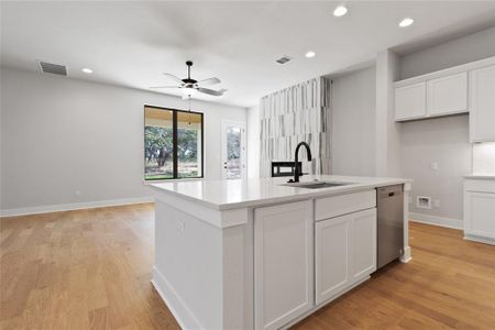 New construction Single-Family house 414 Raleigh Drive, Georgetown, TX 78633 Bastille : 45-2347F.1- photo 17 17