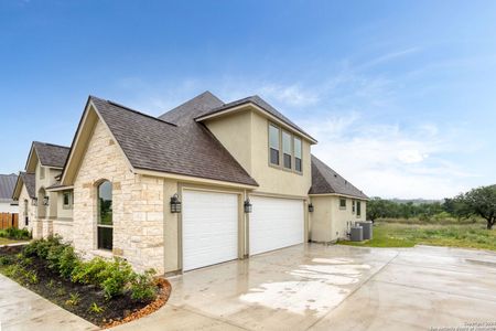 New construction Single-Family house 875 Stone Loop, Castroville, TX 78009 - photo 0 0