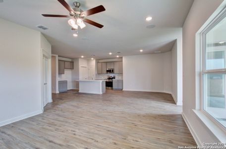 New construction Single-Family house 3566 Twin Dish Way, New Braunfels, TX 78130 Landmark Series - Driskill- photo 3 3