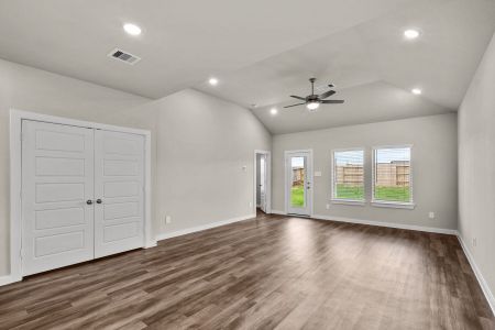 New construction Single-Family house 9912 Cavelier Canyon Court, Montgomery, TX 77316 - photo 10 10