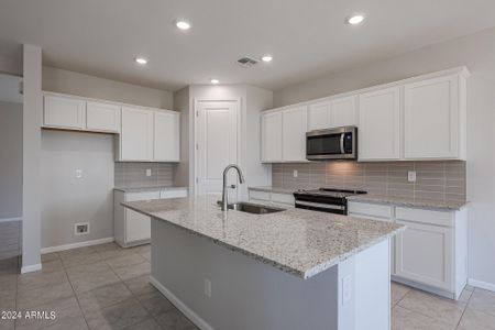 New construction Single-Family house 24557 W Hilton Avenue, Buckeye, AZ 85326 Plan 6- photo 12 12