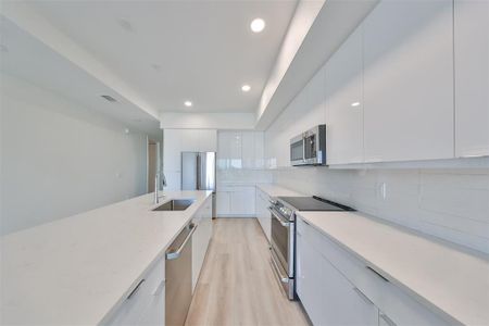 New construction Condo/Apt house 400 150th Avenue, Unit 302, Madeira Beach, FL 33708 - photo 33 33
