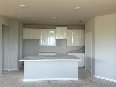New construction Single-Family house 2725 Vila Vita Lane, Texas City, TX 77568 Hamilton Homeplan- photo 18 18