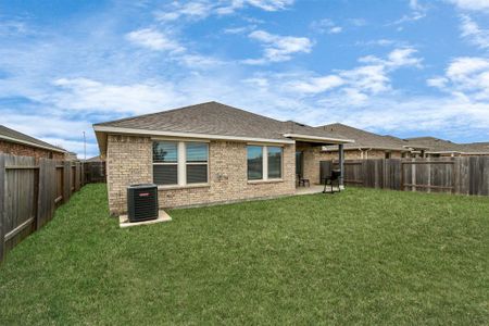 New construction Single-Family house 7722 Squall Lane, Baytown, TX 77523 - photo 40 40