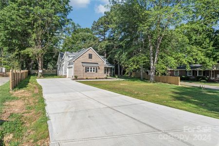 New construction Single-Family house 132 Keowee Circle, Indian Trail, NC 28079 - photo 2 2