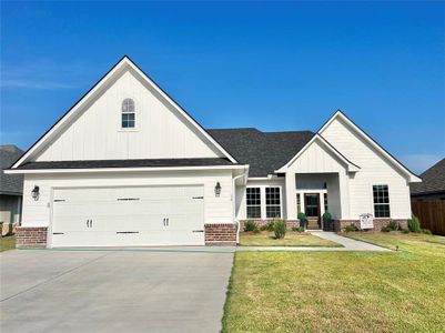 New construction Single-Family house 14 Greystone Court, Angleton, TX 77515 - photo 0 0