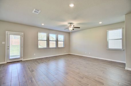 New construction Single-Family house 1826 Cabin Wood Lane, Forney, TX 75126 - photo 8 8