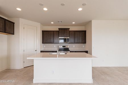 New construction Single-Family house 24195 W Hess Avenue, Buckeye, AZ 85326 - photo 5 5