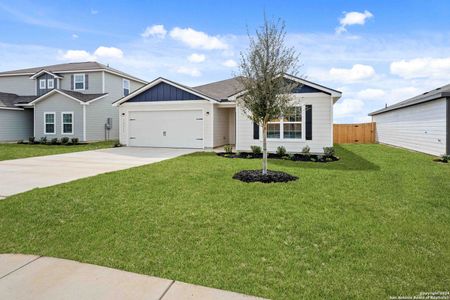 New construction Single-Family house 16013 Stratford Cove, Lytle, TX 78052 - photo