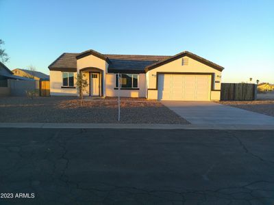 New construction Single-Family house 10919 W Carmelita Circle, Arizona City, AZ 85123 - photo 4