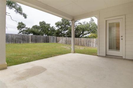 New construction Single-Family house 208 Castlefields St, Hutto, TX 78634 - photo 25 25